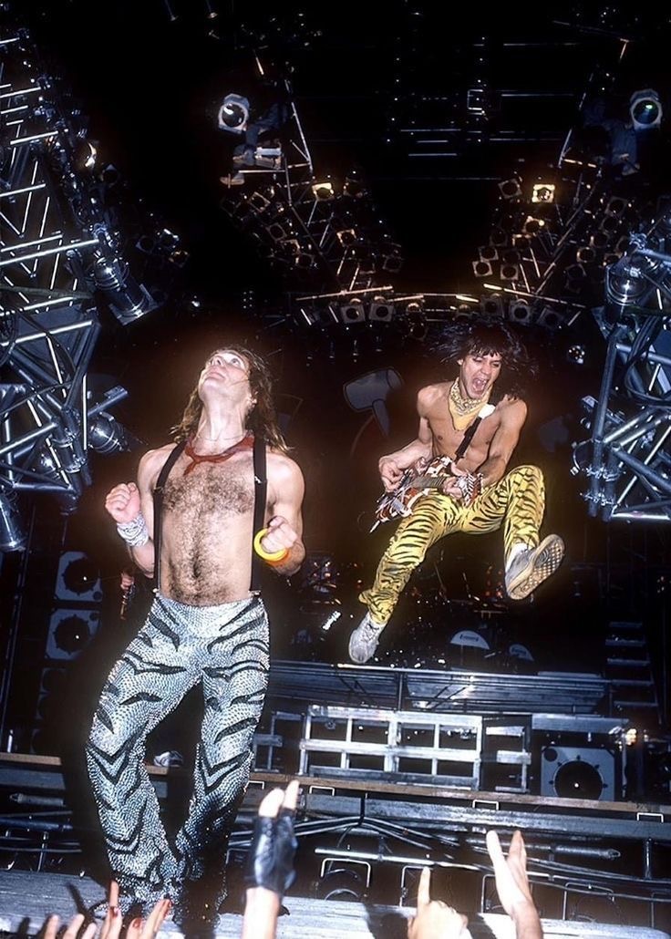 Guitar Neck Tricks That Made You Blink Twice