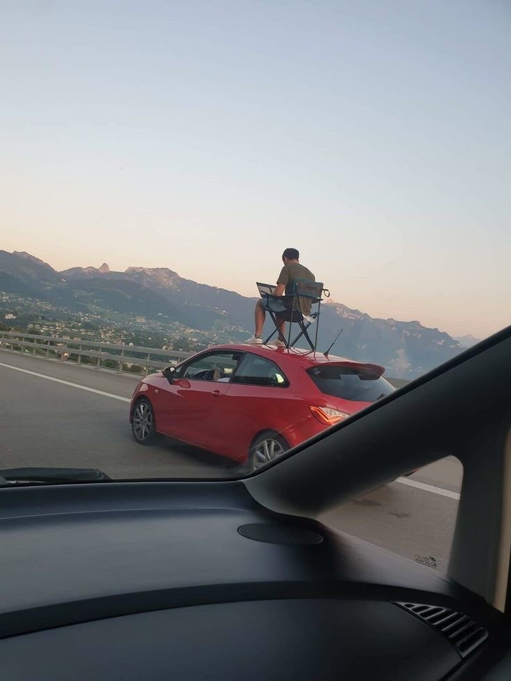 Wi-Fi Throne, Car Edition