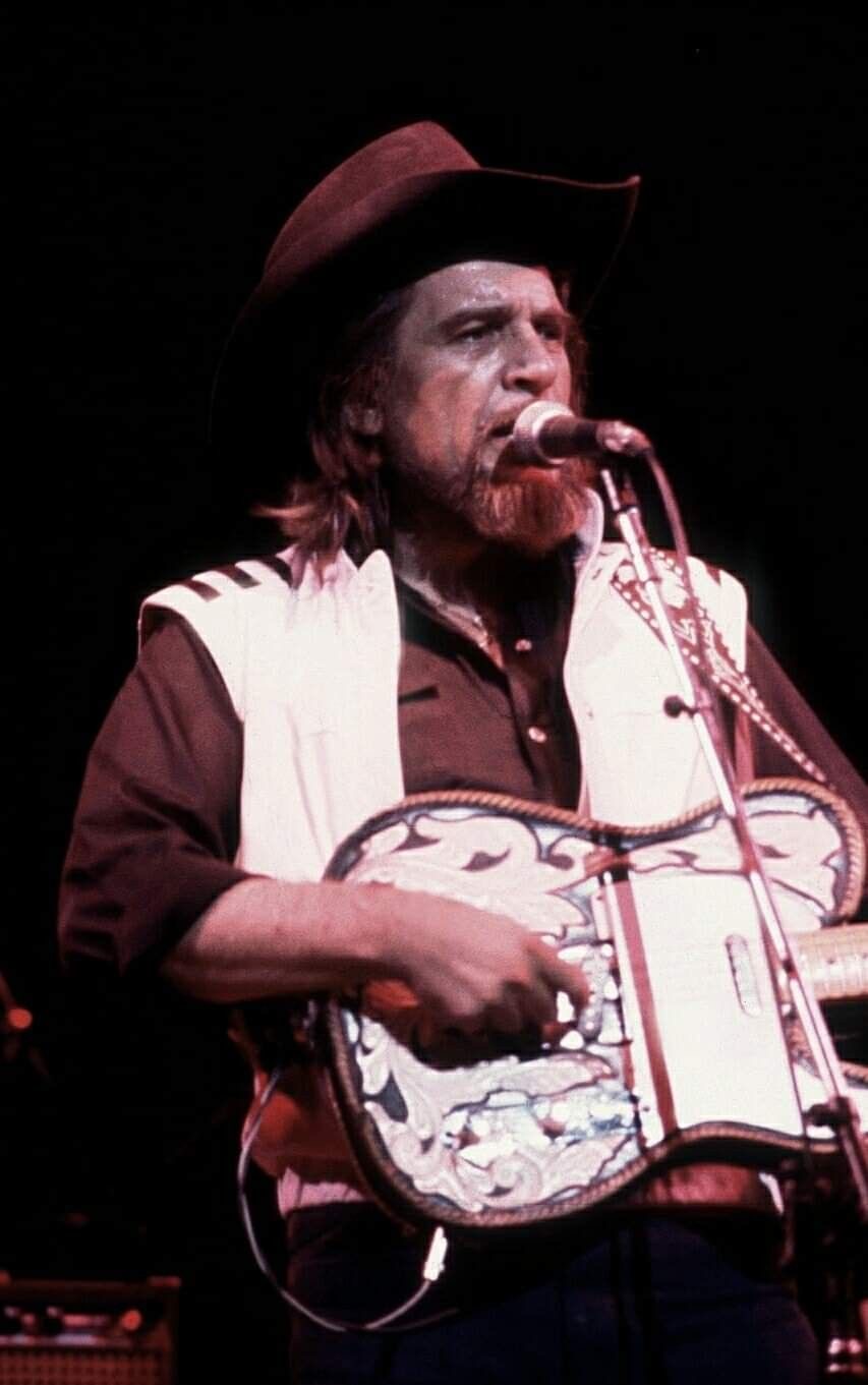 Waylon Jennings Gives Up His Spot