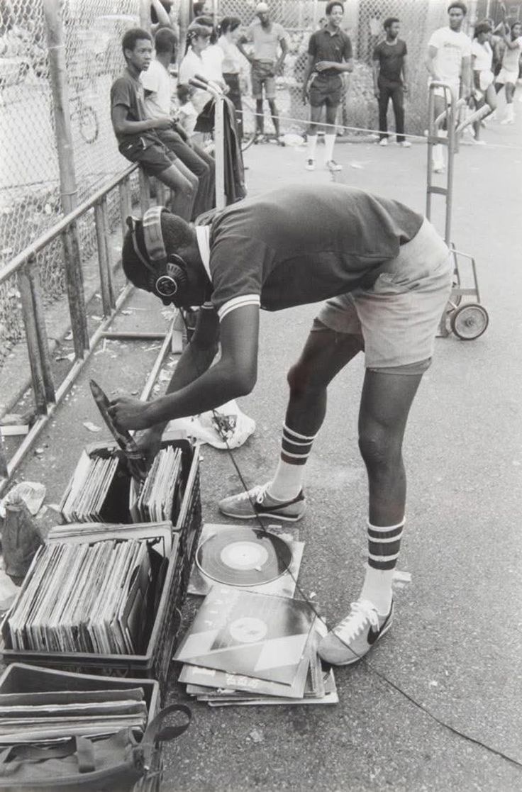 Graffiti: Writing the Culture on the City