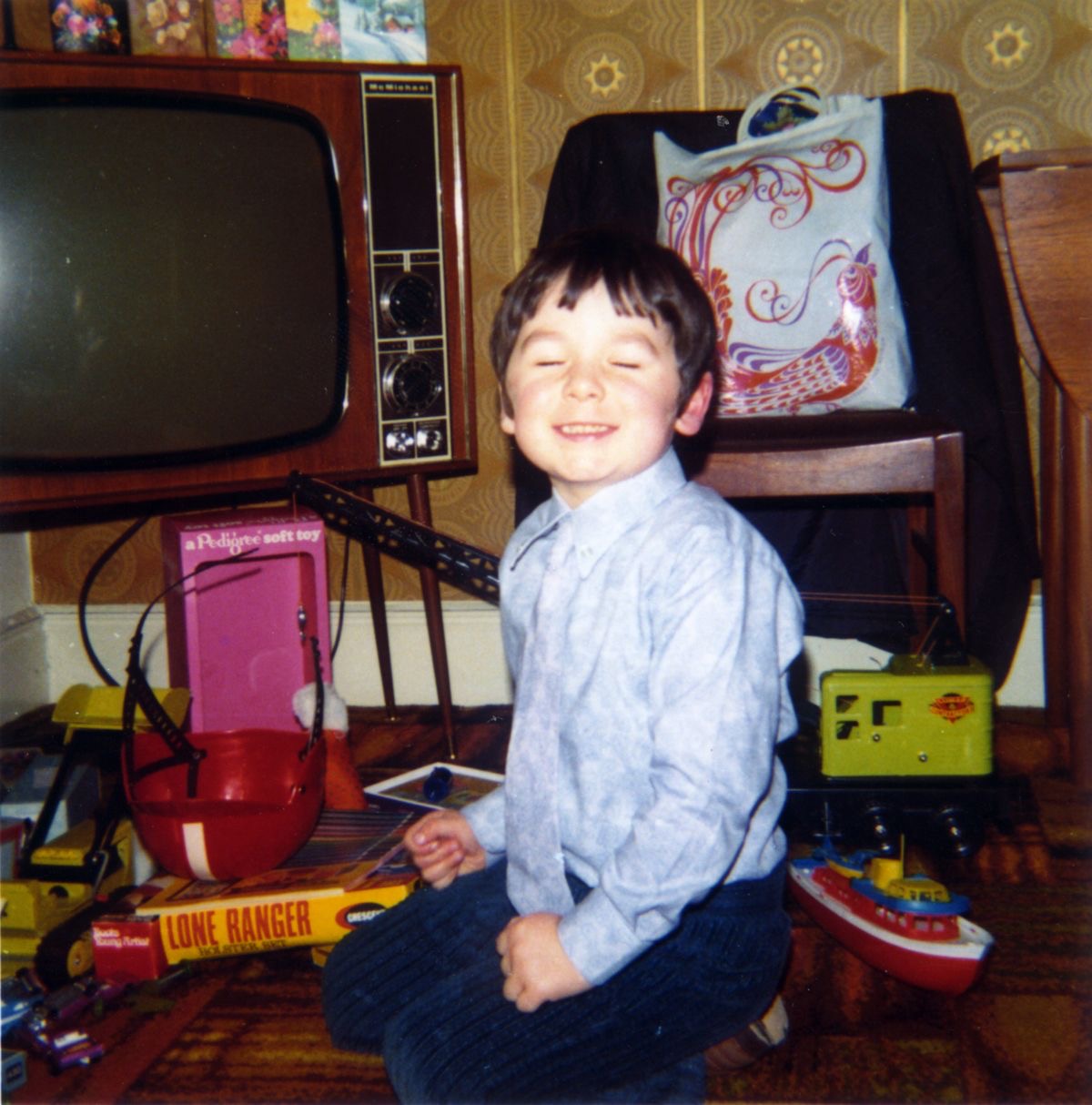 Behold: The Entertainment Throne