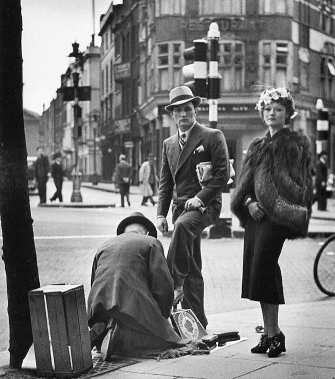 Style and Stature: Street Elegance in the 1930s