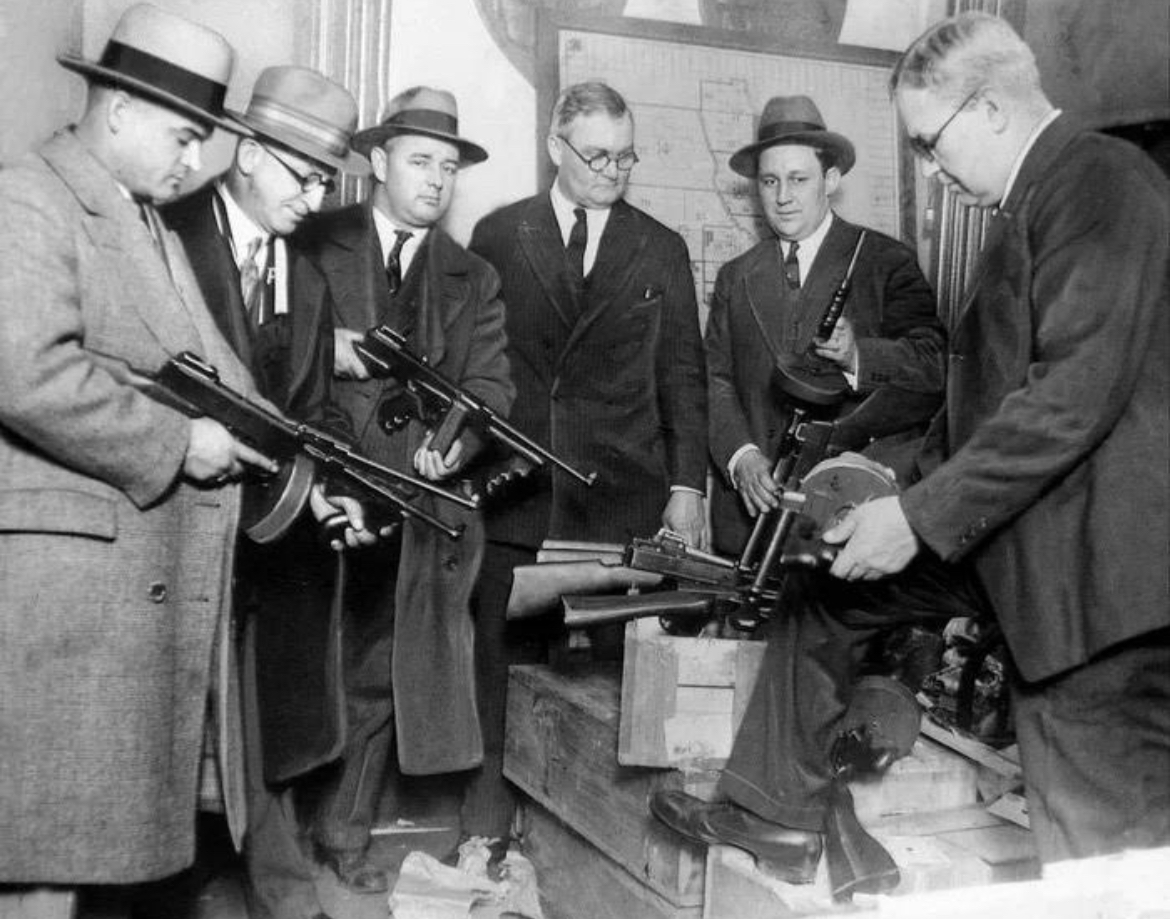 Loaded and Ready: Chicago Police vs. the Gangsters