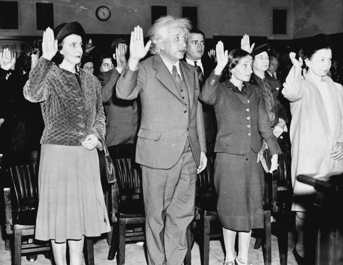 Einstein Becomes American