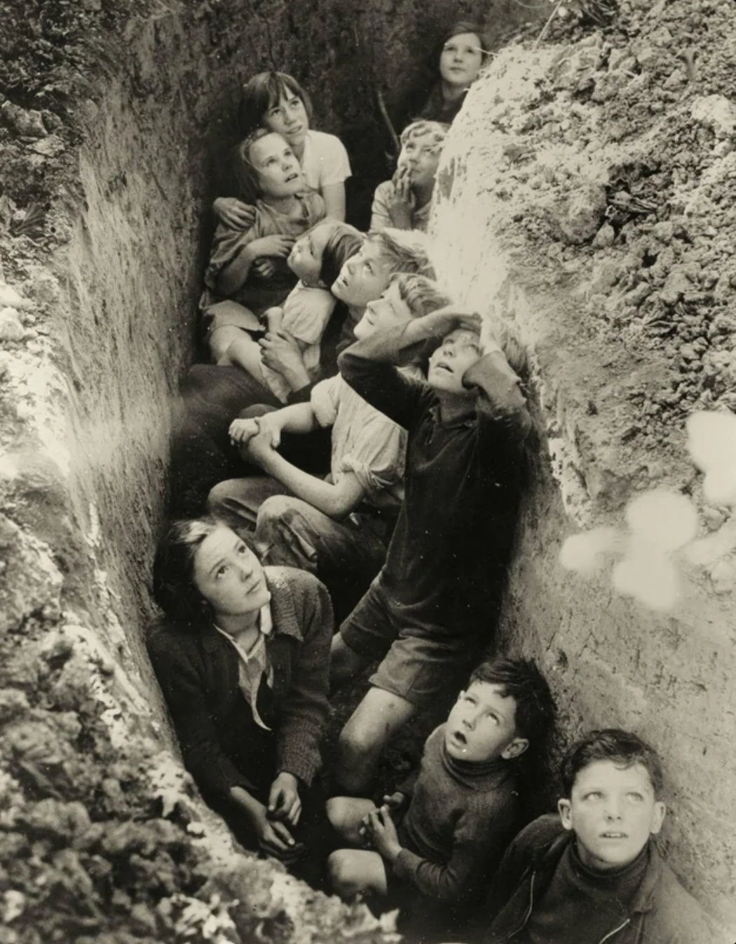 Eyes to the Sky: Brave Children of the Blitz