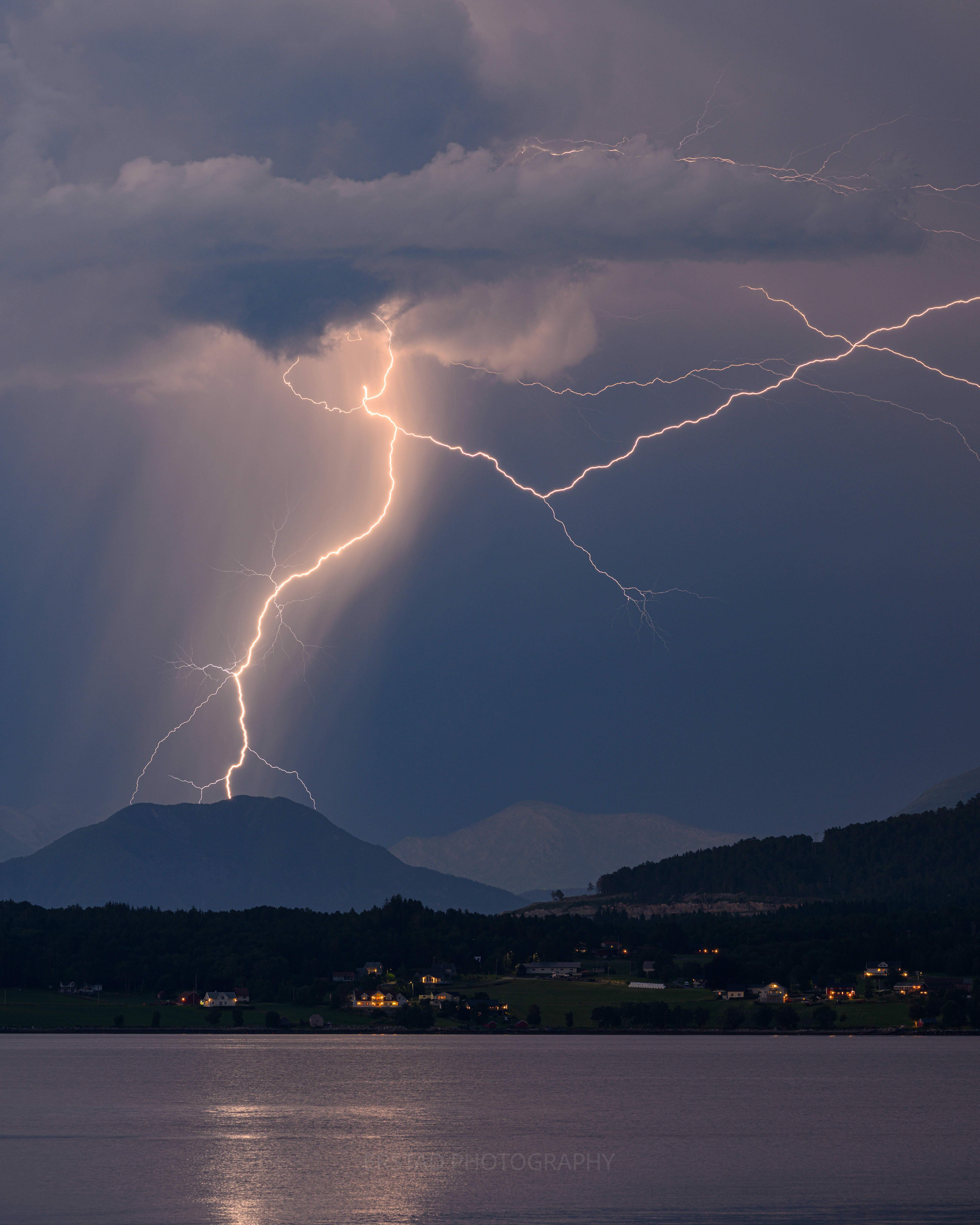 Some kind of electric handwriting.