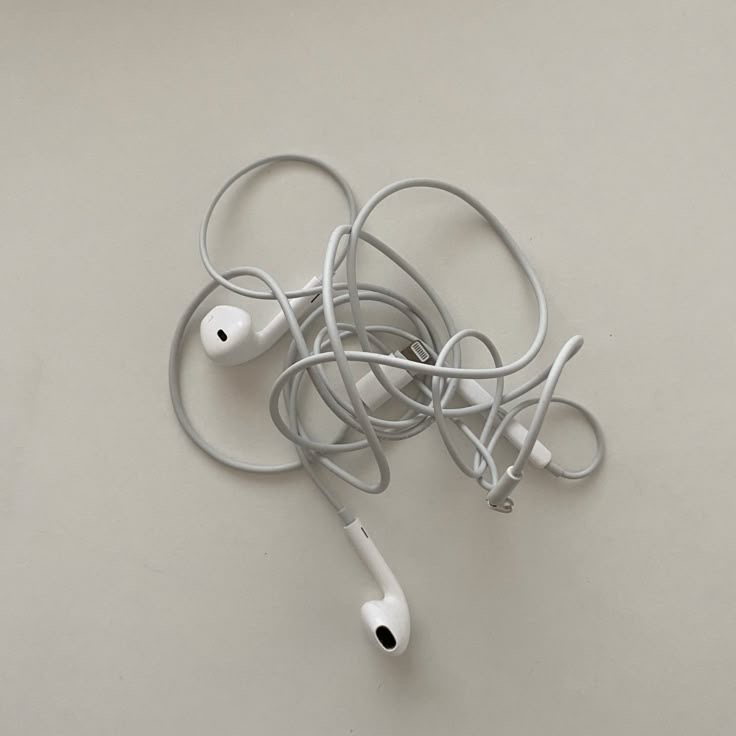 Ray Bradbury: Earbuds and Voice-Controlled AI