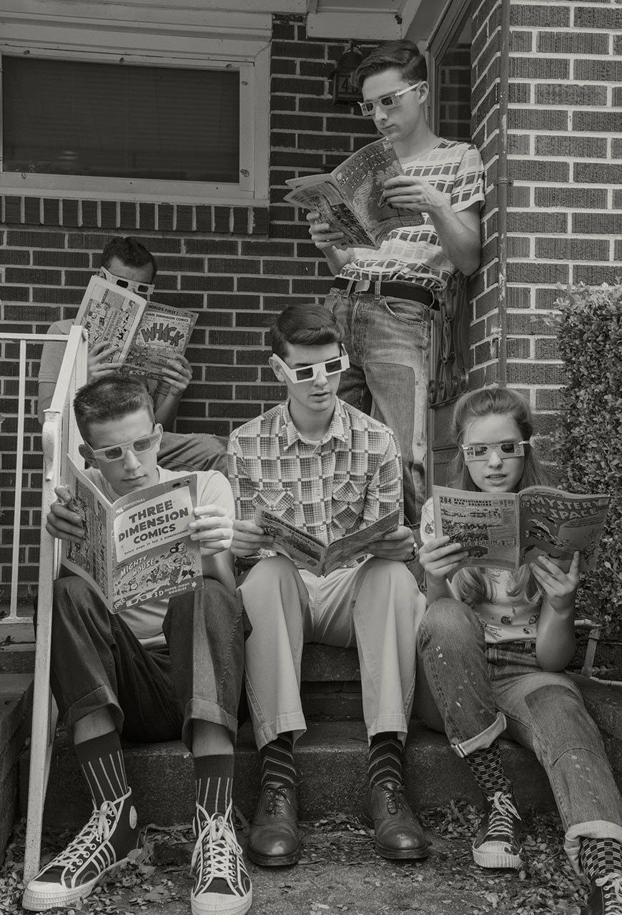 3D glasses, 1D social life.