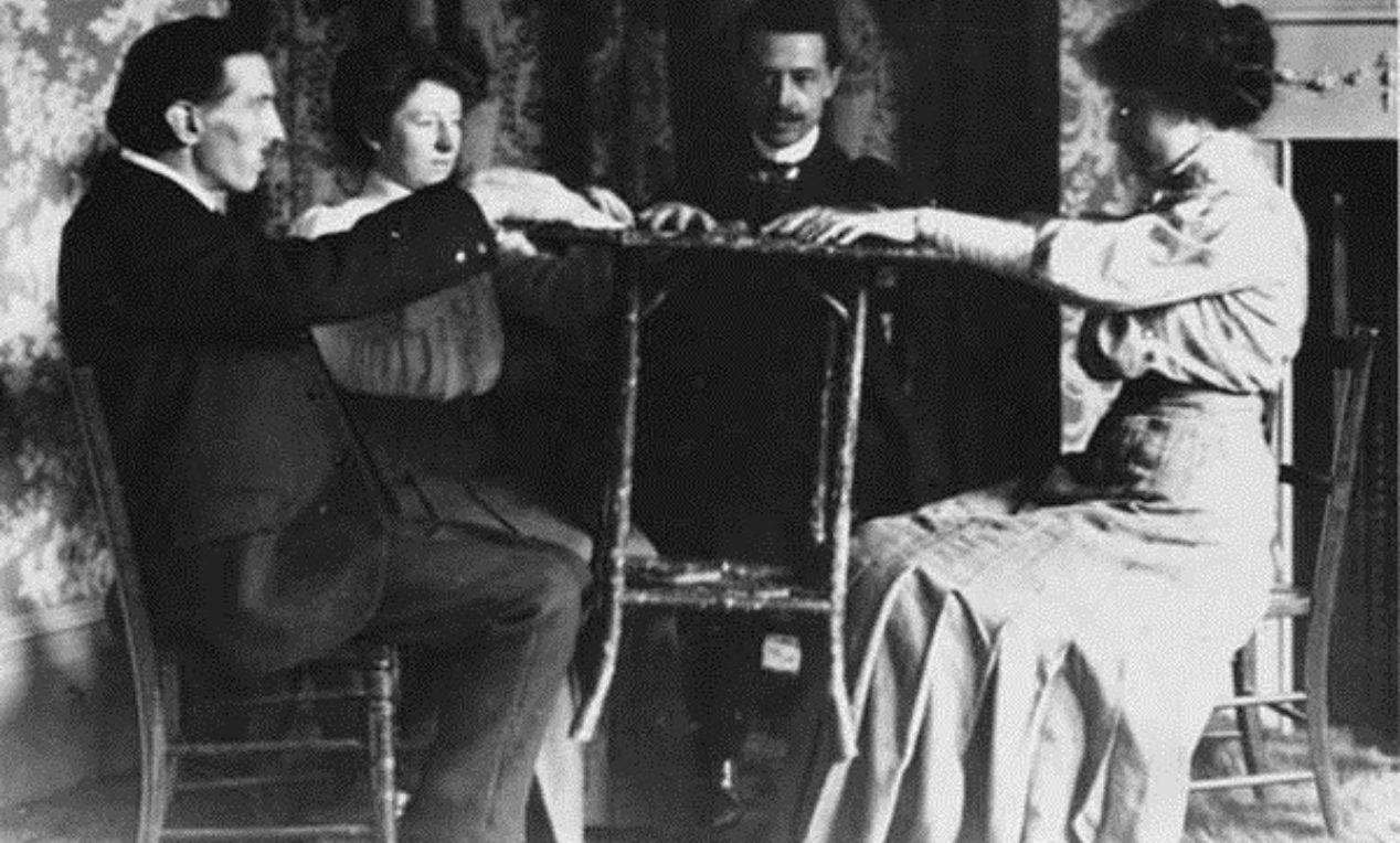 Spiritualist séances