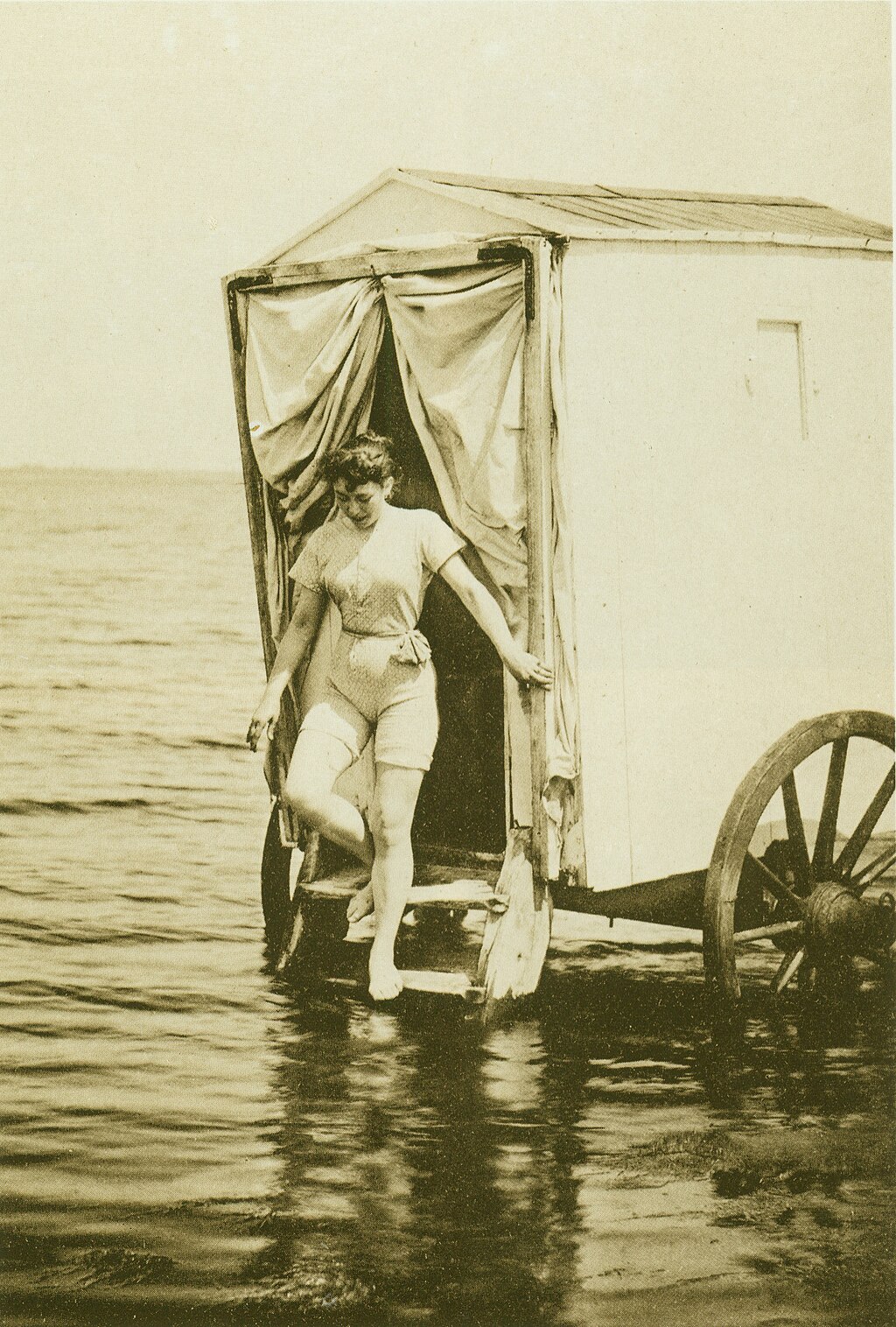 Electric bathing machines