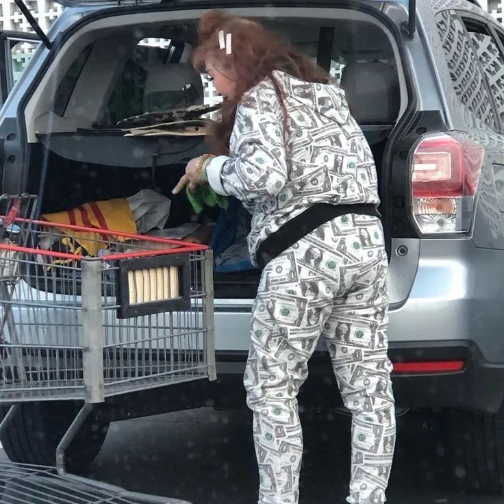 She Got Dressed in Wall Street