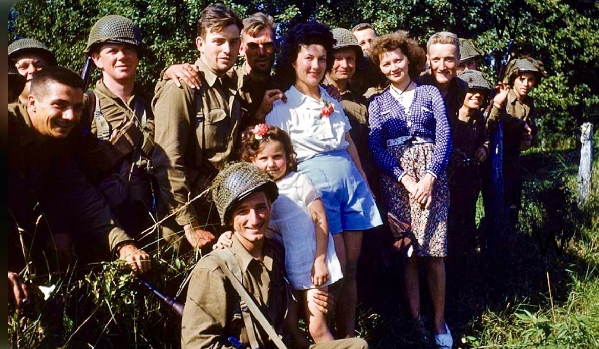 Liberation Joy: US Soldiers and French Civilians