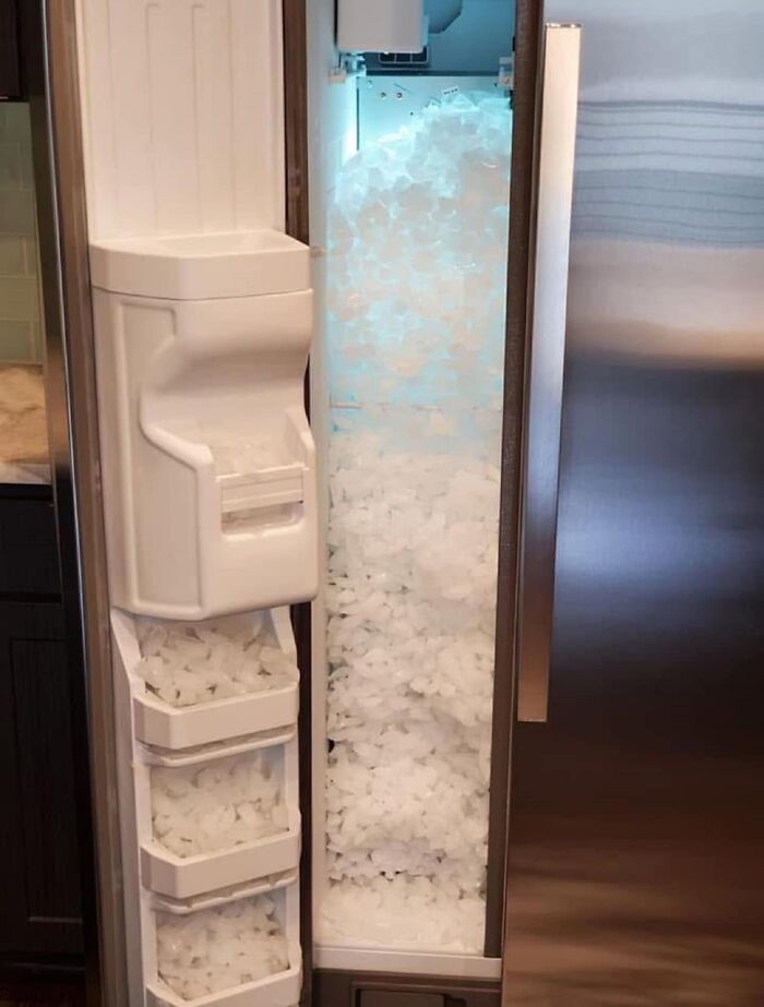 Turns out taking out the ice tray was not so smart.