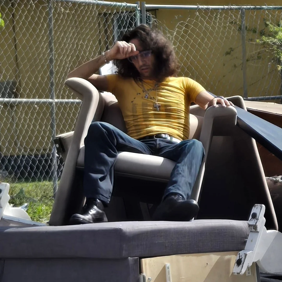 Just chilling in the junk pile, as usual.