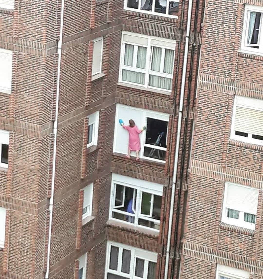 Extreme Window Cleaning: Home Edition