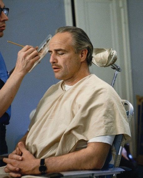 Cue Cards, Not Commitment: Brando’s Rejection of Hollywood Discipline