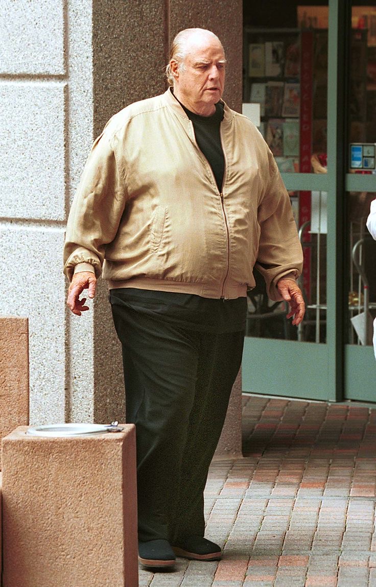 Weight, Grief, and Isolation: Brando’s Final Years in the Hollywood Hills