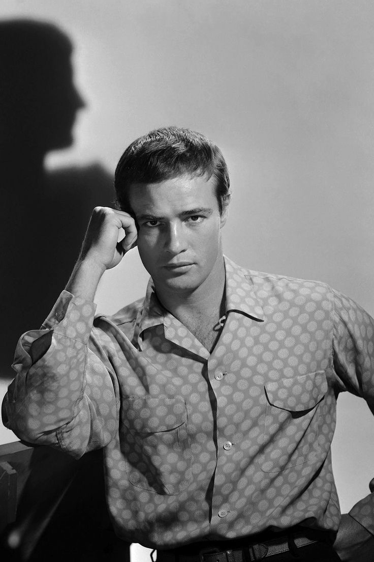 A Genius in Pieces: The Fragmented Soul of Marlon Brando