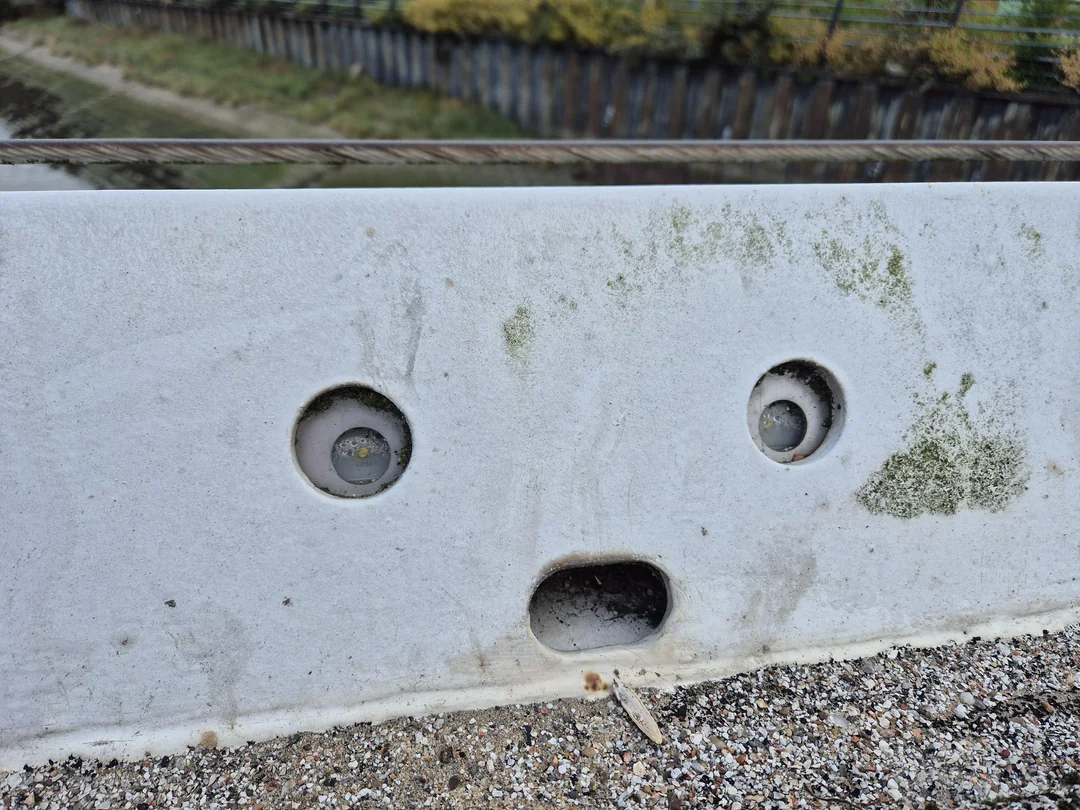 The wall that was really shocked.