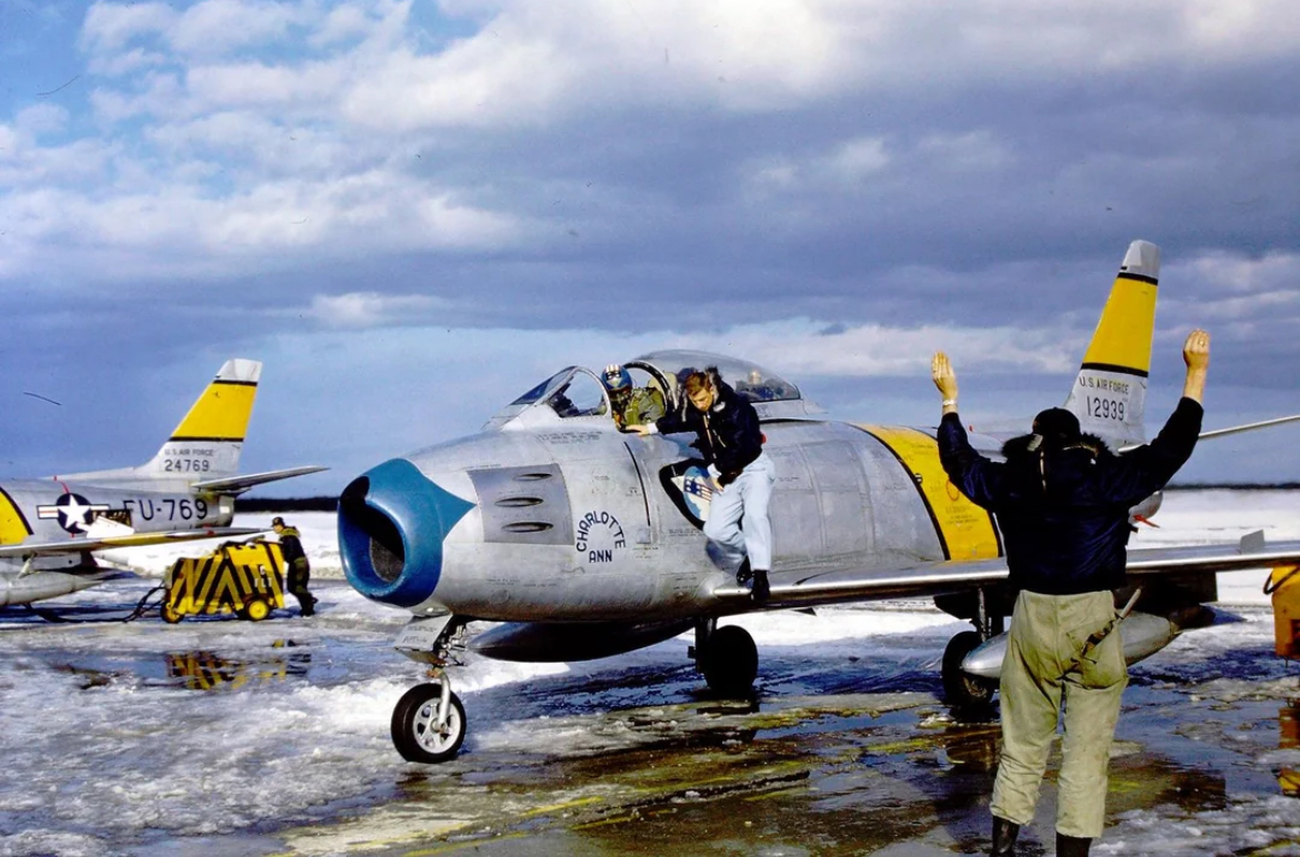Sky Duel: F-86 Sabres in Korea