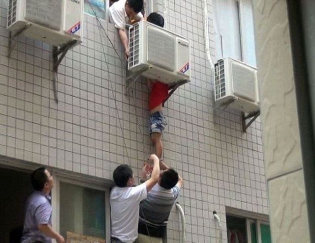 Air Conditioner Child Toss