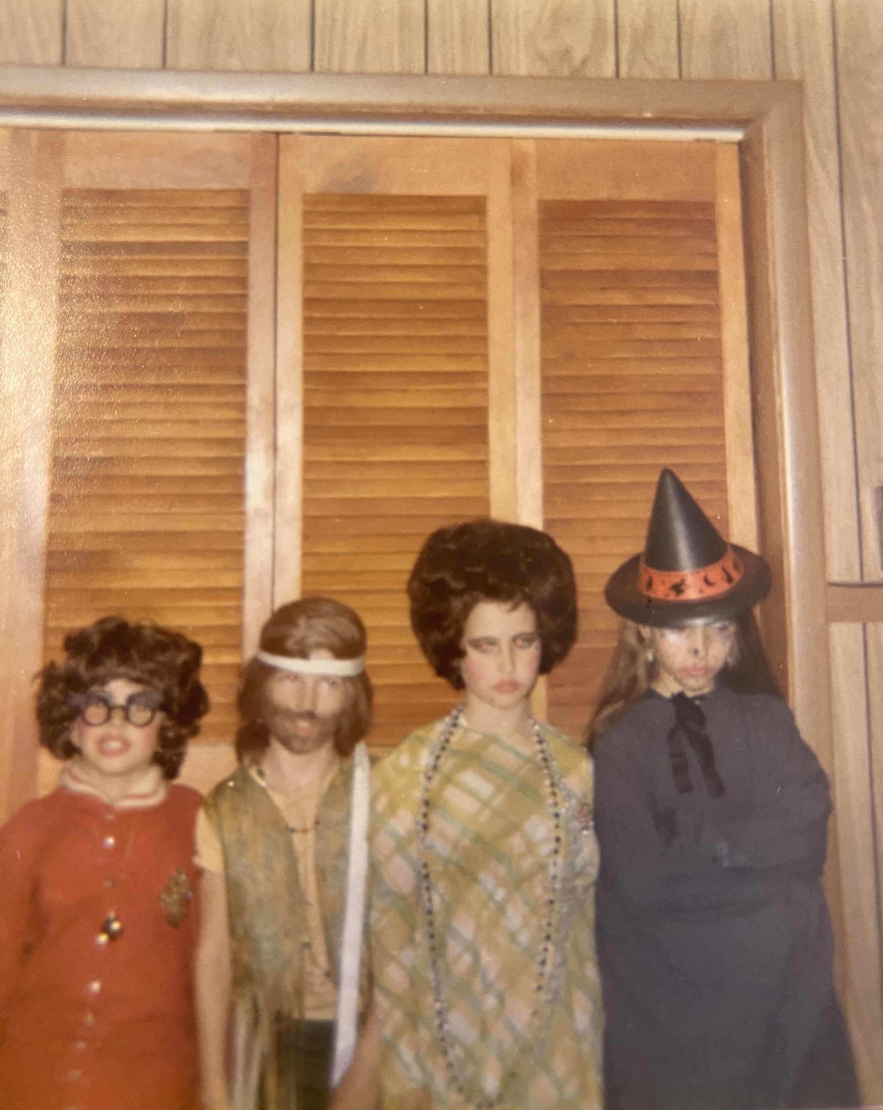 Haunted eyeliner is peak 70s.