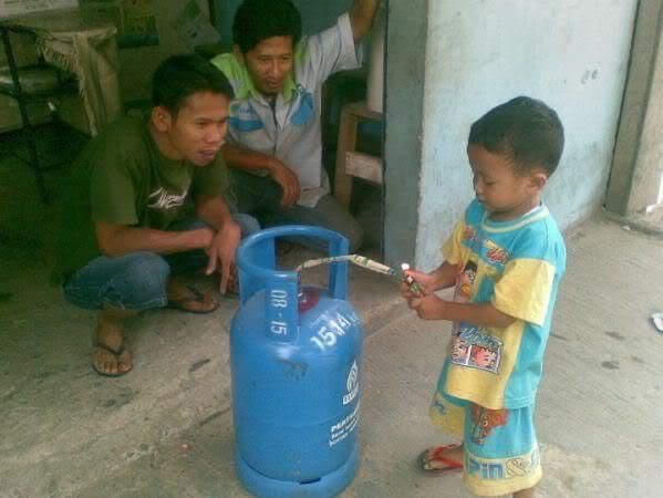 How to Gaslight Literally Everyone