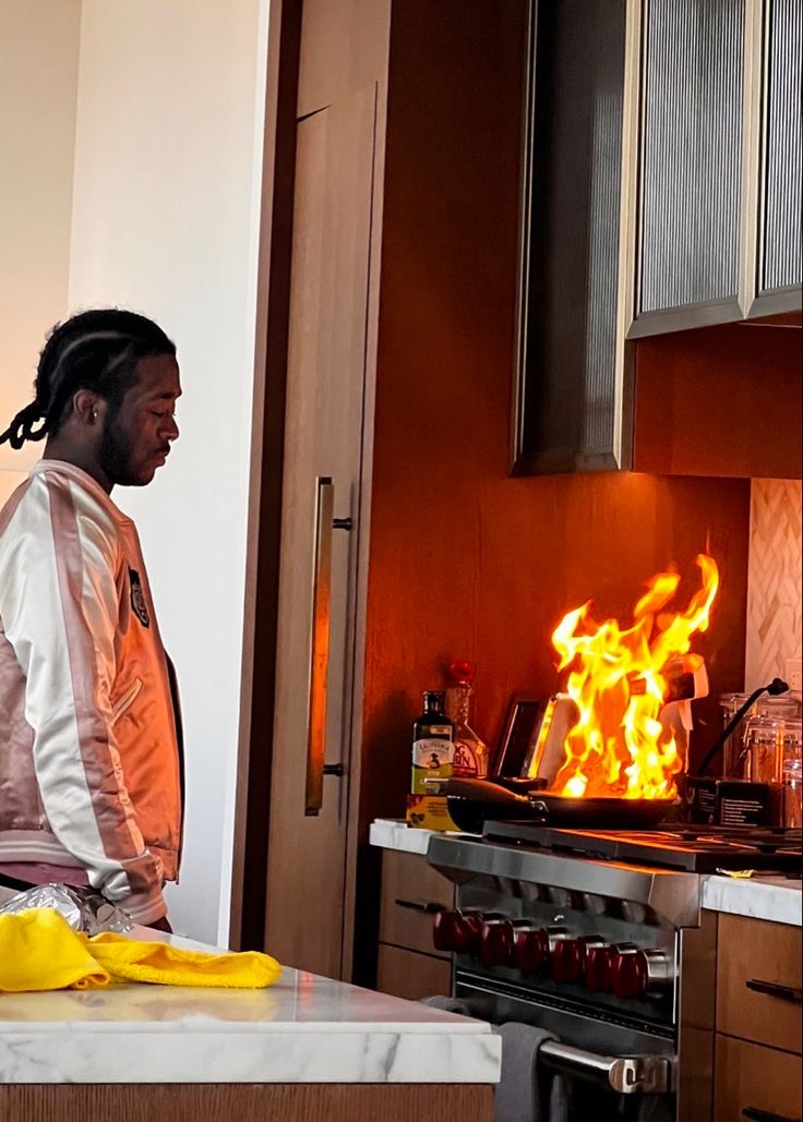 Kitchen Inferno: Flambé Surprise!