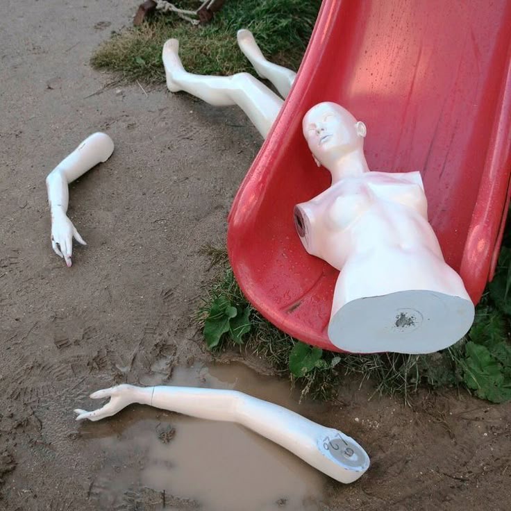 Mannequin Parkour: Didn’t Stick the Landing