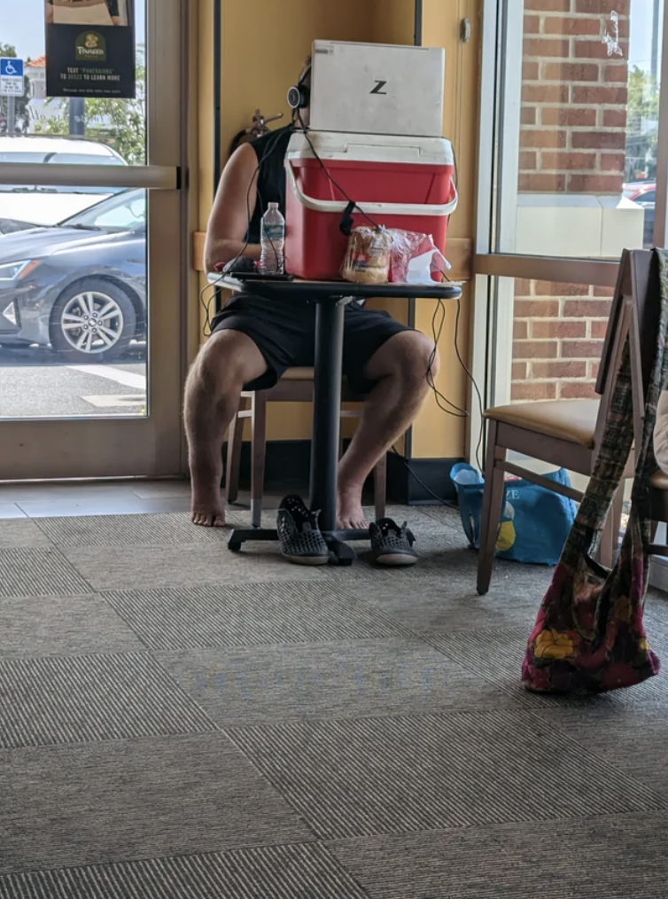 Photos Where People Clearly Lack Respect for Society