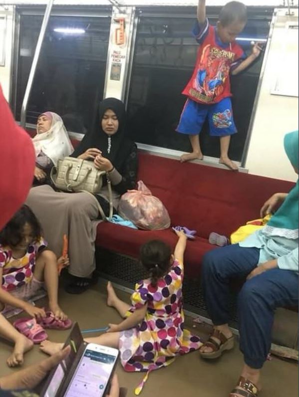 Photos Where People Clearly Lack Respect for Society