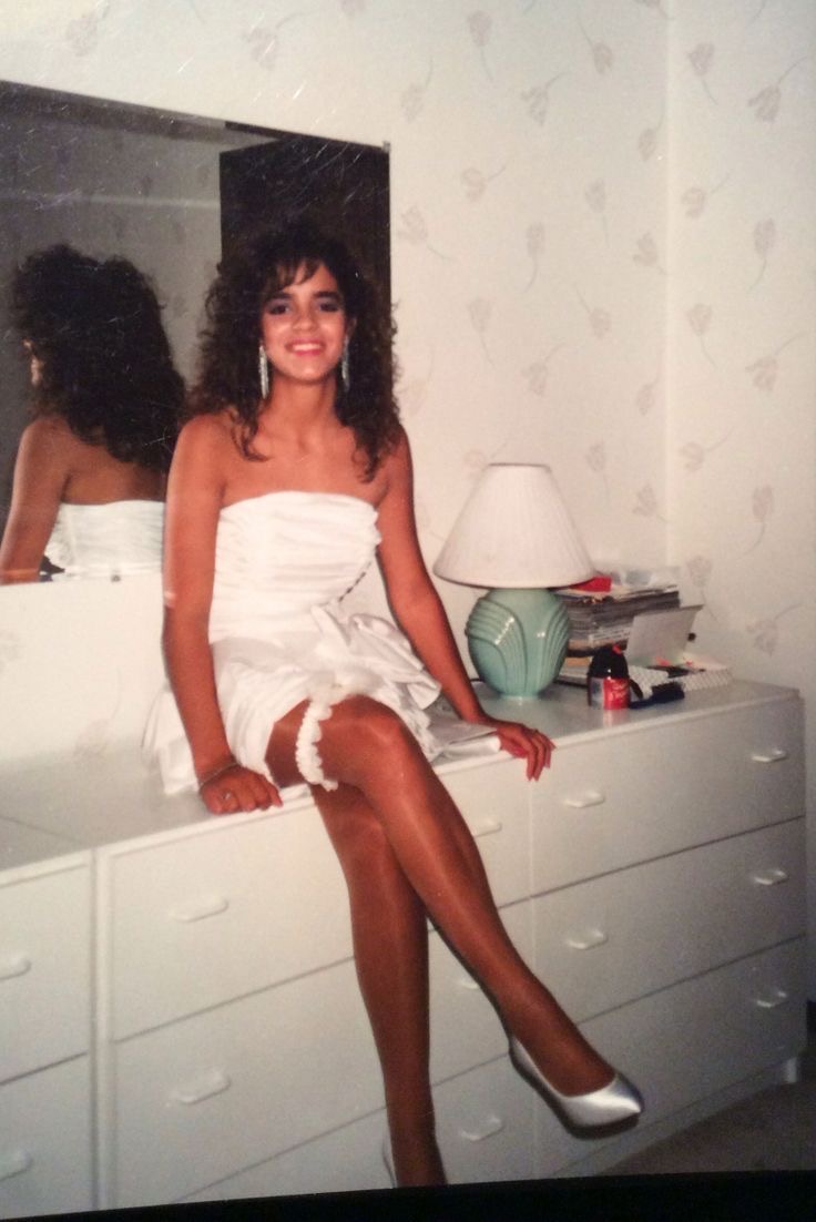 White Hot & Ready to Mingle