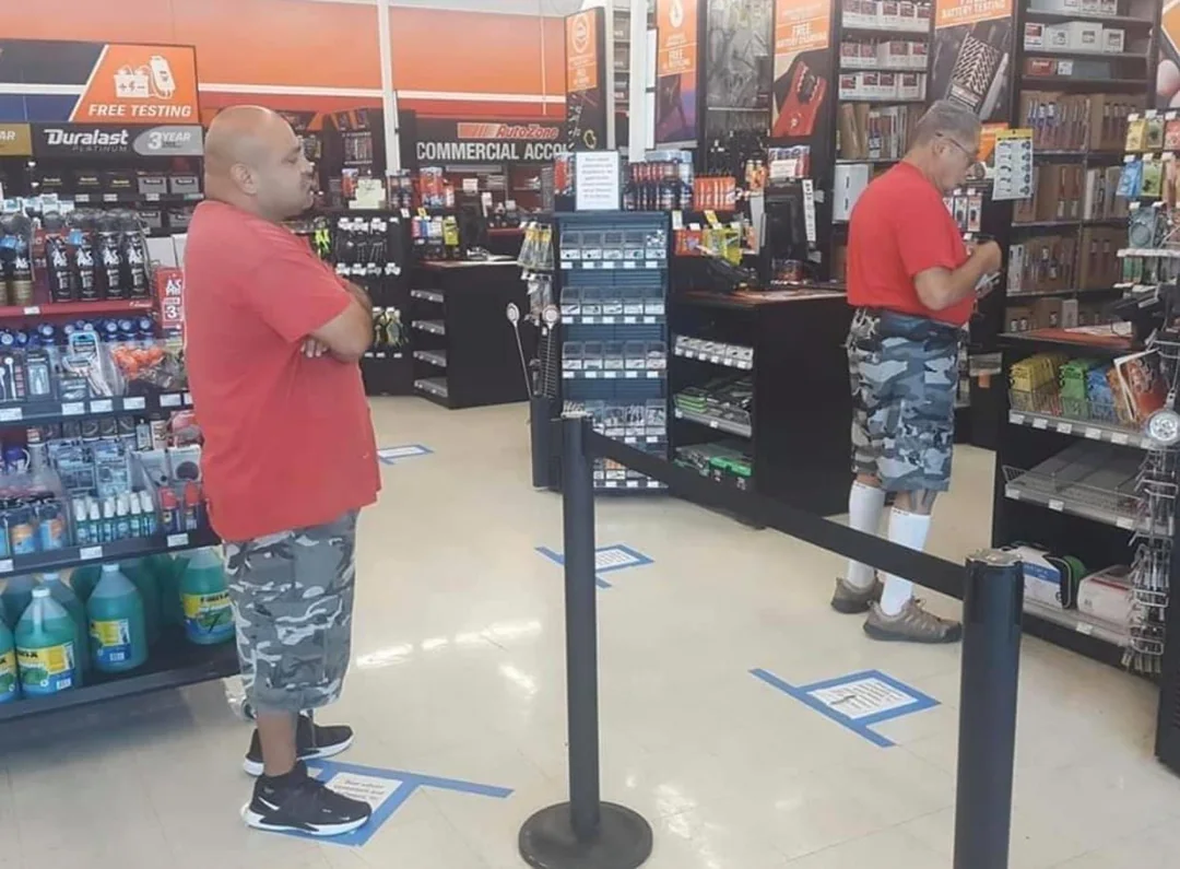 Queueing up behind himself.