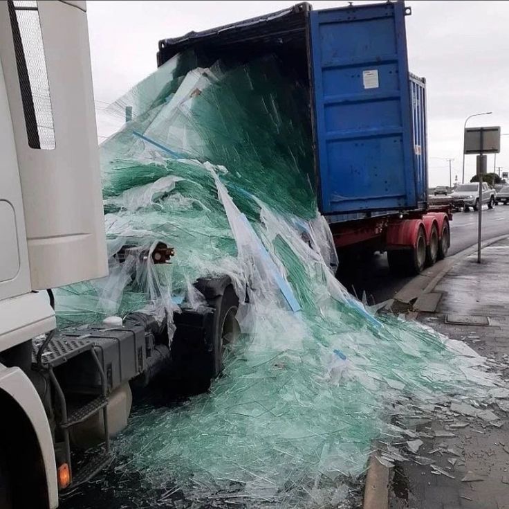 Shattered Dreams in Bulk