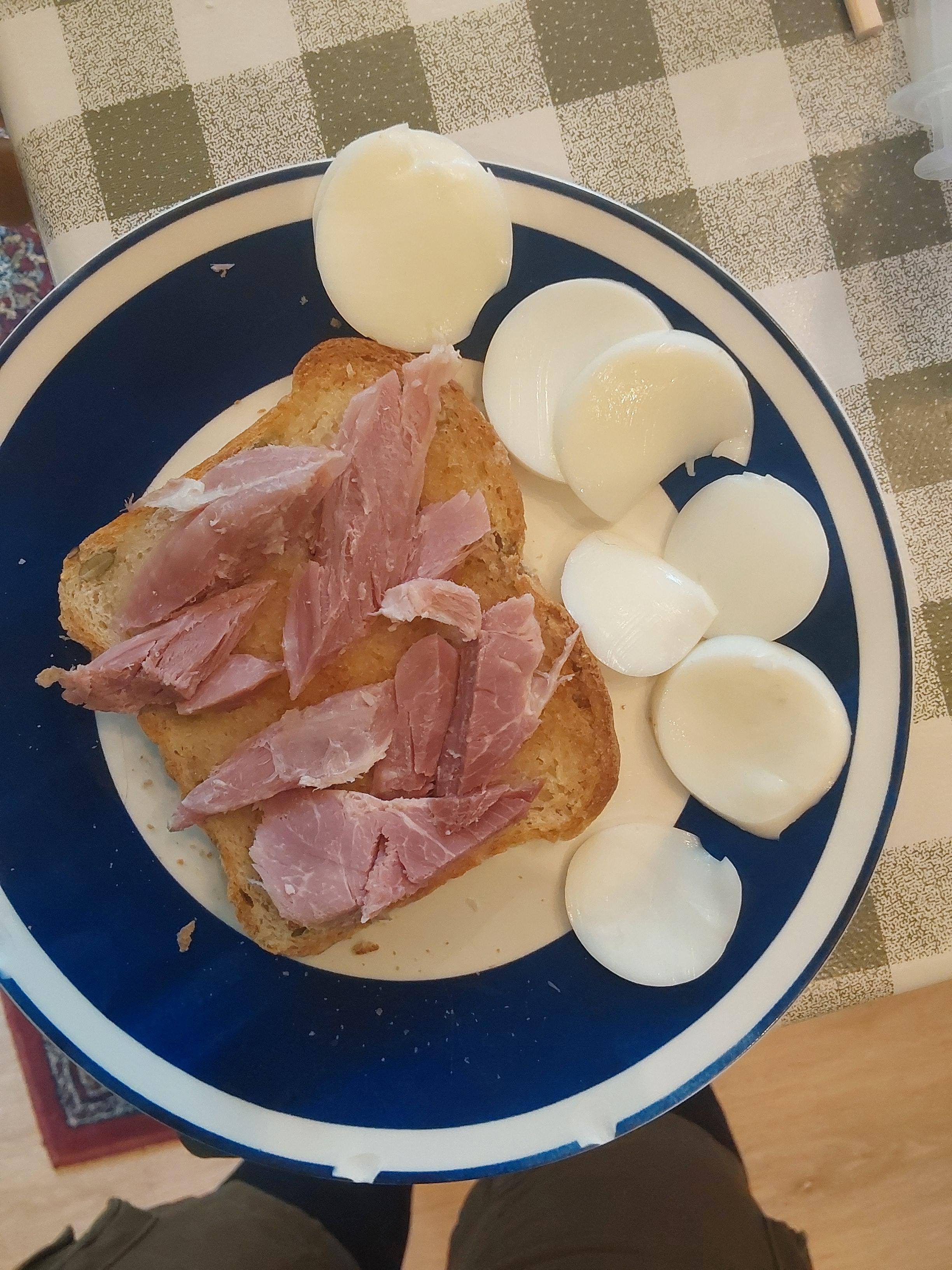 Spent hours waiting for food, just to get this.