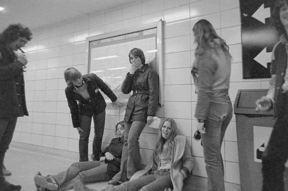 Just cool kids being cool kids.