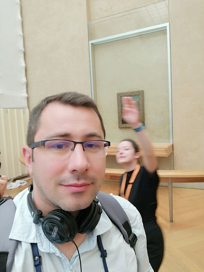 "Finally got the Louvre selfie I wanted"
