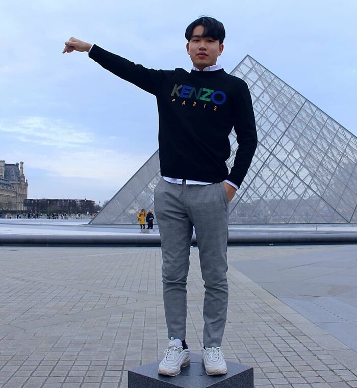 Nailed the pose, completely missed the background.