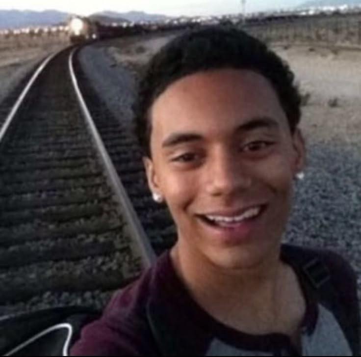 "Let me take a quick selfie here for no reason"