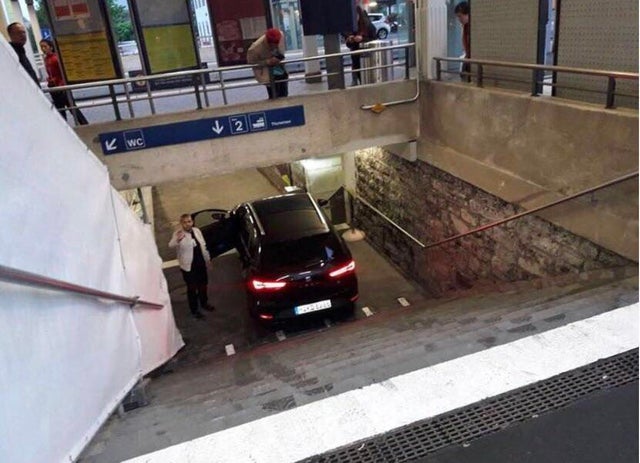 GPS said turn right and that he did.