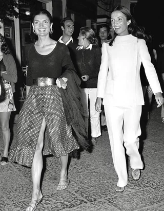 Making leisure look iconic.