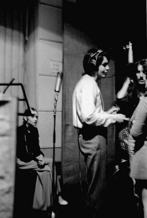 In a Beatles recording session, she was still just Twiggy.