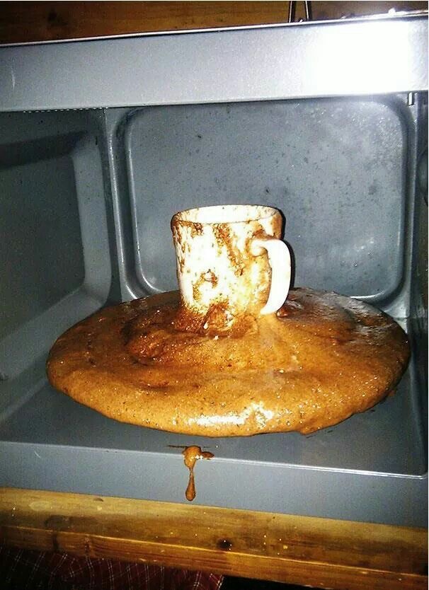 Cup-Cake Explodes in Microwave