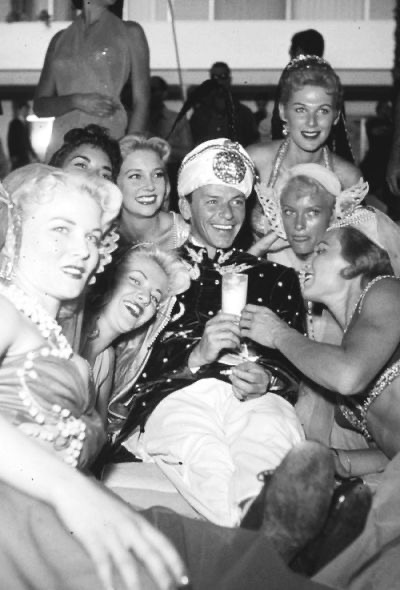 Frank in the Middle of the Crowd