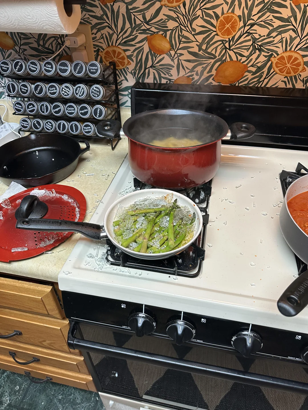 Saucepan lid explosion