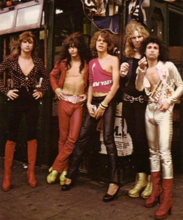 Street couture, 1973