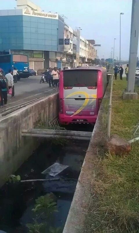 Bus In Tricky Situation