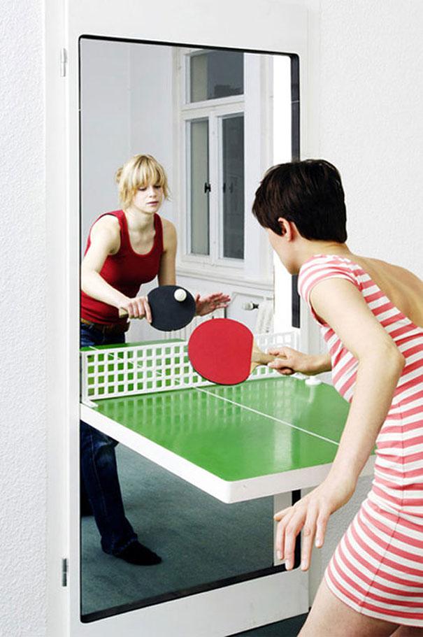 Half-door ping-pong table