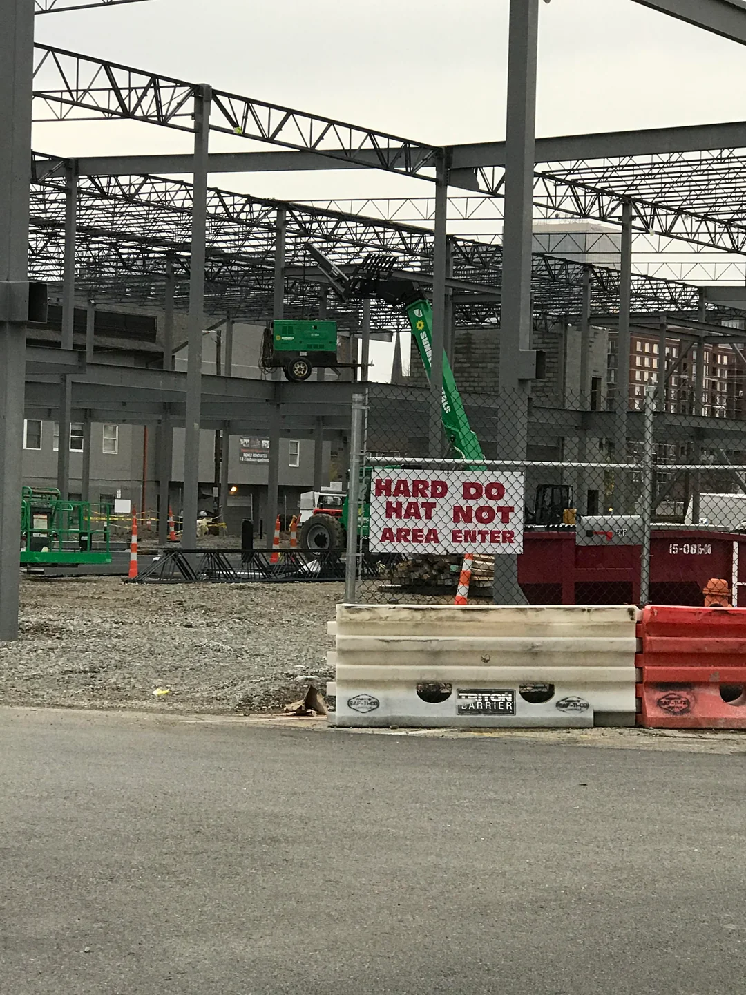 "HARD DO HAT NOT AREA ENTER"