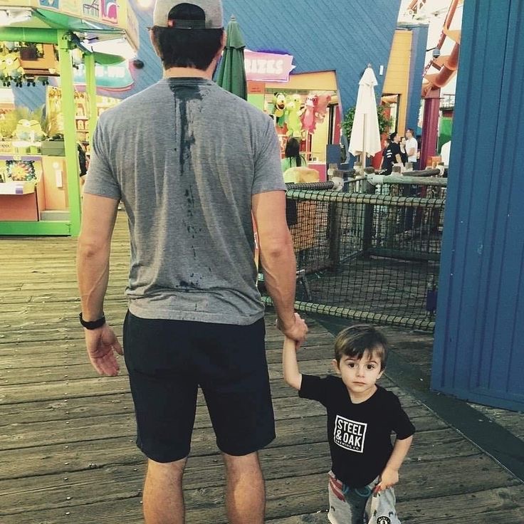 Kid Pees on His Dad’s Neck